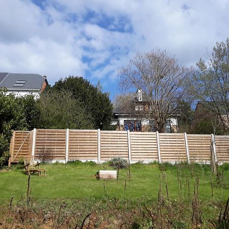 Maison et vélos à Godinne dans la Vallée de la Meuse Exterior foto